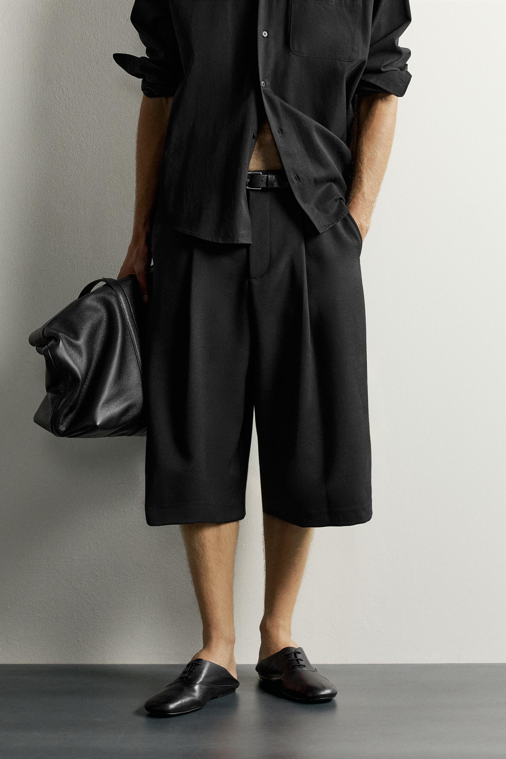 WIDE FIT PLEATED BERMUDA SHORTS